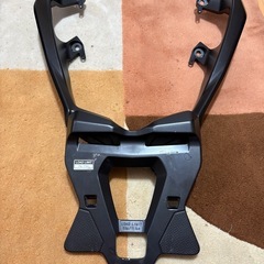 YAMAHA XMAX250 SG70J 純正　リアキャリアベース、マウントプレート　セットの画像