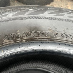 SALE！スタッドレスタイヤ4本 225/60R17 99Q ブリヂストンBS ブリザックVRX2 倉庫保管 ゴム質良好の画像