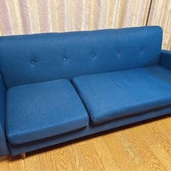 【値下げ中】3人掛けソファ 北欧風 ブルー ファブリックの画像