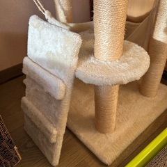 キャットタワー　白色の画像