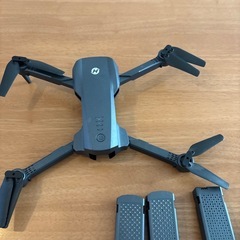 カメラ付きのドローン  H S 290　の画像