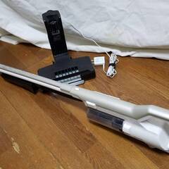 IRIS OHYAMA アイリスオーヤマ SCD-120P-W 充電式サイクロンスティッククリーナー ホワイト 2023年製 動作確認済みの画像