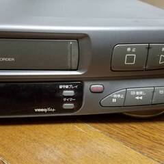 Victor ビクター VHSビデオカセットレコーダー HR-D5 ビデオデッキ 通電OKですが不具合があるためジャンクにての画像