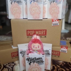 Labubu Big Into Energy 正規品の画像