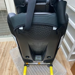 Aprica FormFit チャイルドシートの画像