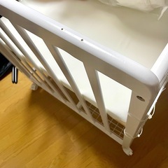 ヤトミ　ベビーベッド（ホワイト）の画像