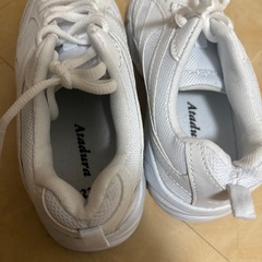 23cm 白スニーカーの画像