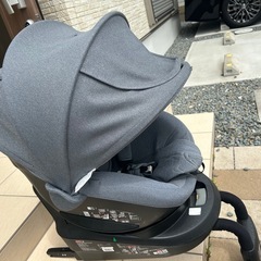 エールべべ 新生児から⭕️ チャイルドシートの画像