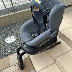 エールべべ 新生児から⭕️ チャイルドシートの画像