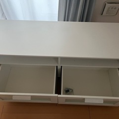 テレビボードの画像