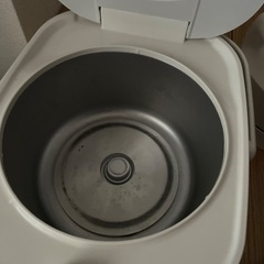 炊飯器　中古　アイリスオーヤマ　ERC-MC50W5.5合炊きの画像