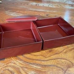 陶器製のお重の画像