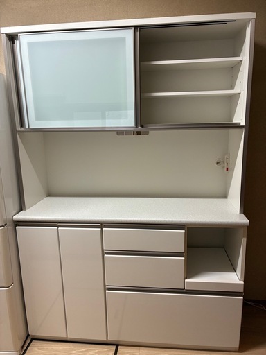 質問交渉可能引っ越しのため短期間ニトリ食器棚大型家具分解して運べ