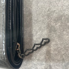 ハローキティ ブラック 二つ折り財布の画像