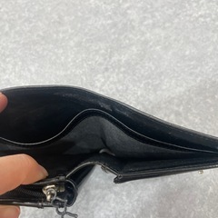 ハローキティ ブラック 二つ折り財布の画像