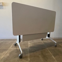 【無料】折りたたみ会議テーブル×2台の画像