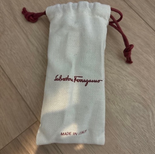 フェラガモ　バレッタ