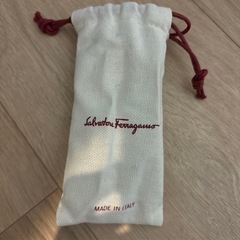 フェラガモ　バレッタの画像