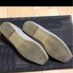ベージュ　くつ　フラットパンプス　24cmの画像
