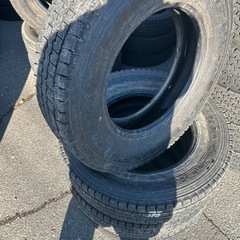 205.80.17.5スタッドレスタイヤの画像