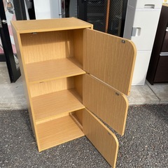 扉付きカラーBOXの画像