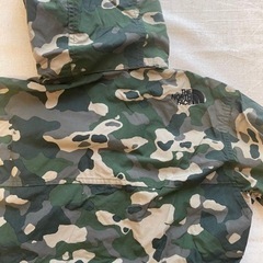 the north faceのウィンドブレーカーの画像