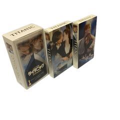 VHSビデオテープ２種 ①ドキュメント 太平洋戦史8巻セット  ②「タイタニック」前後編2巻組 ☆無料で結構です まとめてもらっていただける方に 処分するのはしのびないですの画像