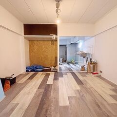 フロアタイル　1枚100円　12/27までの画像