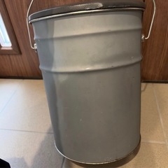 バケツ 椅子 ものいれ物入れの画像