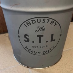 バケツ 椅子 ものいれ物入れの画像