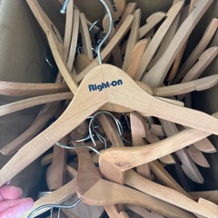 <ピット様>ライトオン　ハンガー　木製　大量の画像