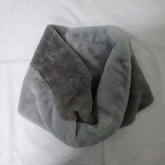 ( E-130 )Bou Jeloud ブージュルード スヌード ファーマフラー グレー フェイクファー おしゃれ 中古の画像