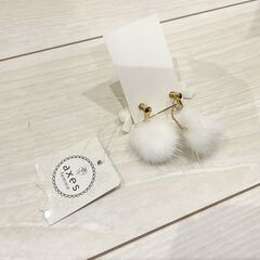 【新品タグ付き！】axes femme　ファーリボンイヤリング　アクシーズファムの画像