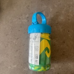 電気冷風機と冷感タオルの画像