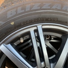 スノータイヤホイール付きの画像