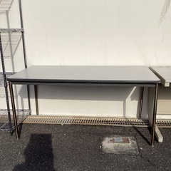 ⭐️在庫処分⭐️事務デスク/机⭐️大型メタルラック/スチールラック⭐️机　1,089円⭐️メタルラック　3,289円⭐️No1219の画像