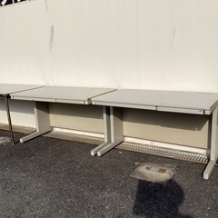 ⭐️在庫処分⭐️事務デスク/机⭐️大型メタルラック/スチールラック⭐️机　1,089円⭐️メタルラック　3,289円⭐️No1219の画像
