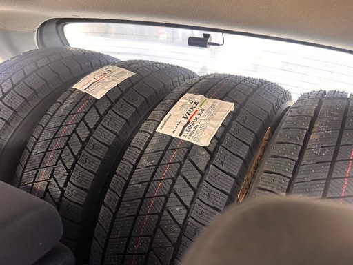 VRX3　215/60R16    冬タイヤ新品未使用25年製 VRX3 215/60R16 冬タイヤ新品未使用25年製
