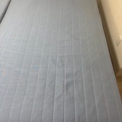 ニトリ 脚付きマットレスセミダブルベッドの画像