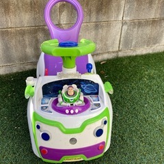 期限１２月２３日まで　バズ・ライトイヤー手押し車　乗物玩具の画像