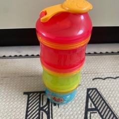 アンパンマン水筒・ミルクケースの画像
