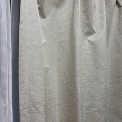 【美品】遮光1級・遮熱・保温・遮音カーテン（RD120 ベージュ 100X178X2）の画像