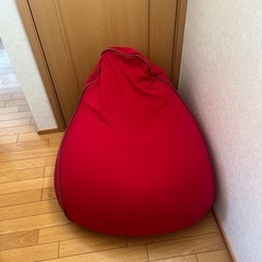 ヨギボー　赤色の画像