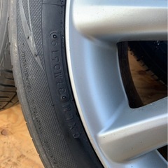 ノーマルタイヤホイール付きの画像