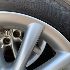 ノーマルタイヤホイール付きの画像