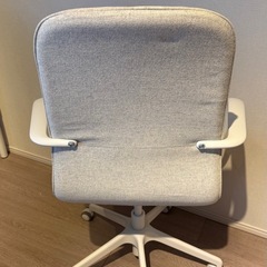 IKEA デスク椅子(引き取り早い方優先)の画像