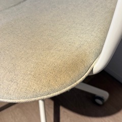 IKEA デスク椅子(引き取り早い方優先)の画像