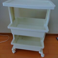 キャスター付収納ラックの画像