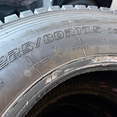 225/80R17.5 123/122L スタッドレスの画像