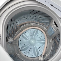 美品 Hisense ハイセンス 5.5kg 全自動洗濯機 HW-55E2W 2022年製の画像